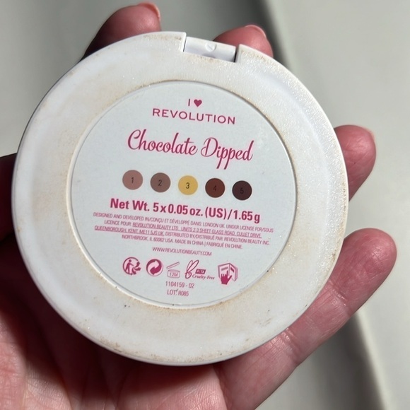 I Heart Revolution Chocolate Dipped Donut Eyeshadow Palette Only swatched - Picture 3 of 4